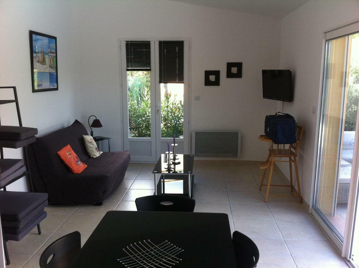 Les Cigales Des Pres Appartement Aups Bagian luar foto