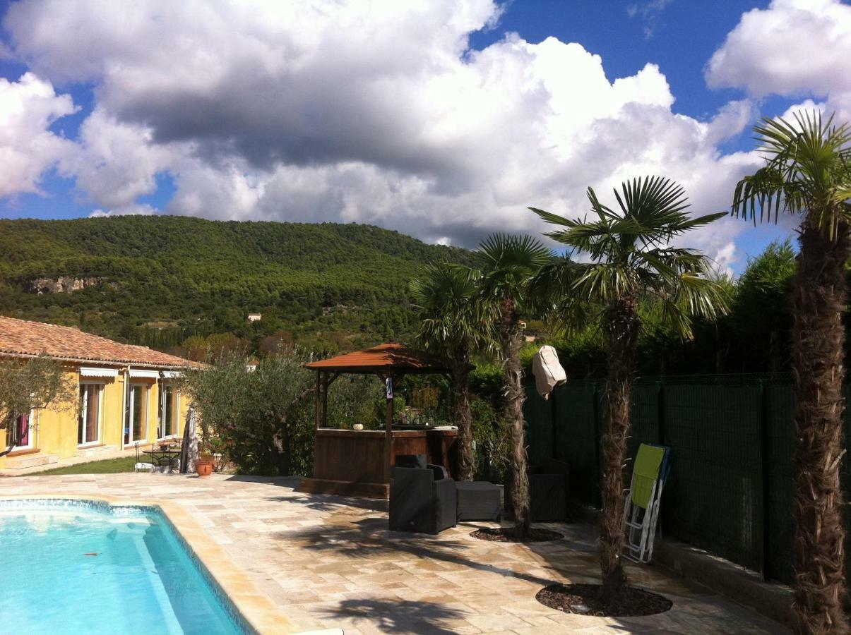 Les Cigales Des Pres Appartement Aups Bagian luar foto