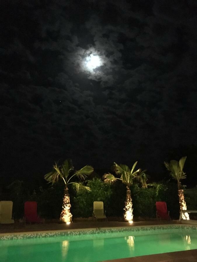 Les Cigales Des Pres Appartement Aups Bagian luar foto