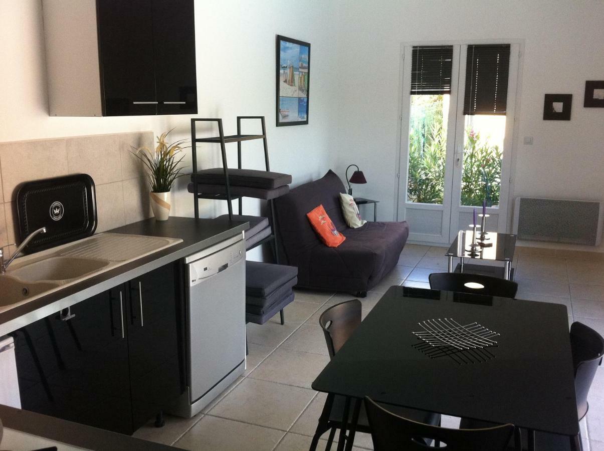 Les Cigales Des Pres Appartement Aups Bagian luar foto