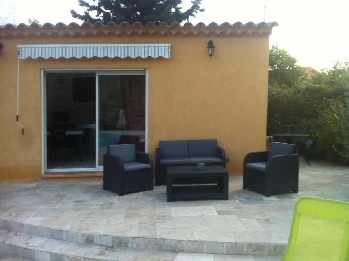 Les Cigales Des Pres Appartement Aups Bagian luar foto